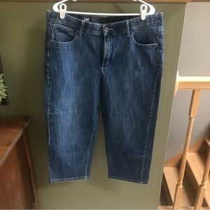 Ladies Lee Capri jeans. Size 18 Medium